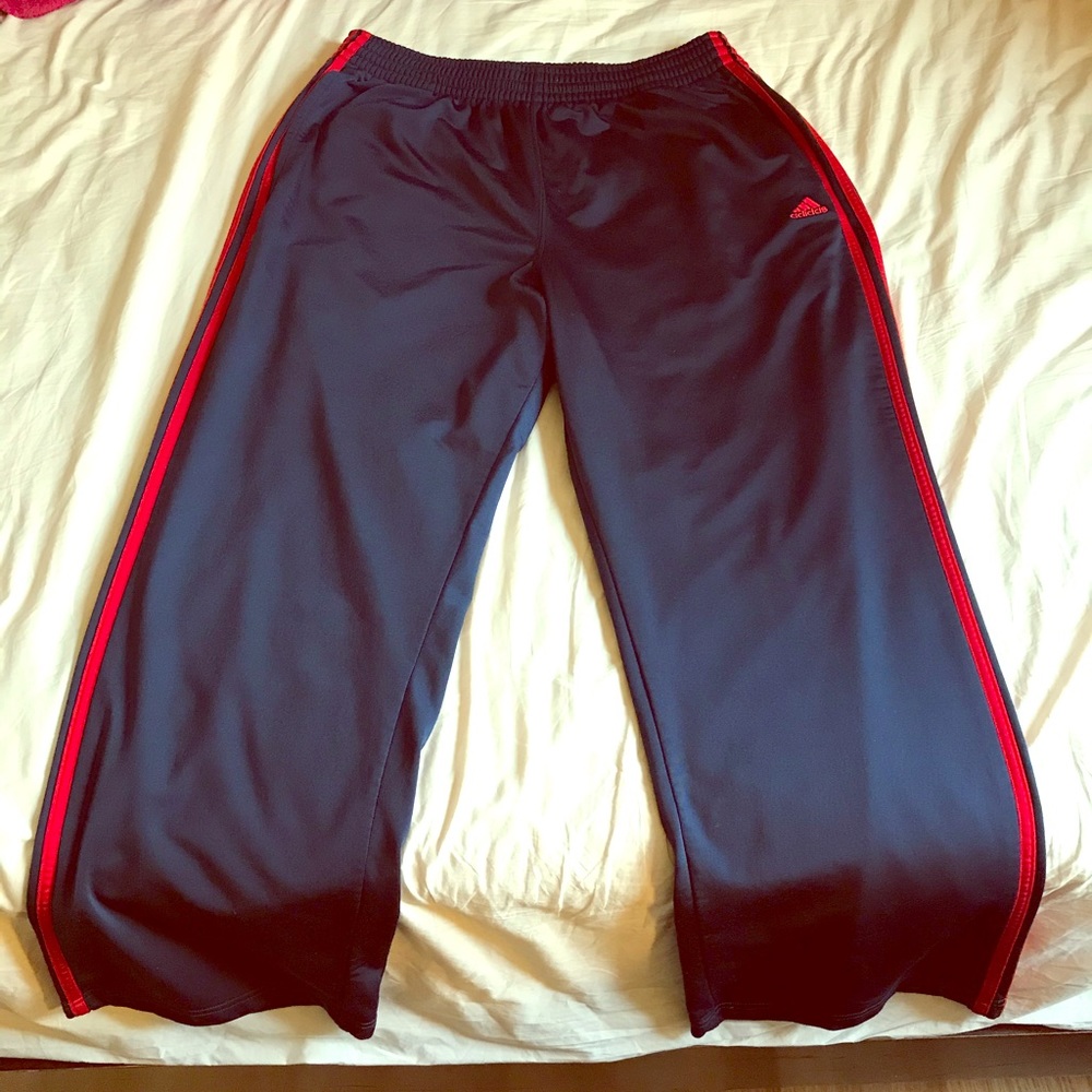 MEN’S Adidas pants Size: L